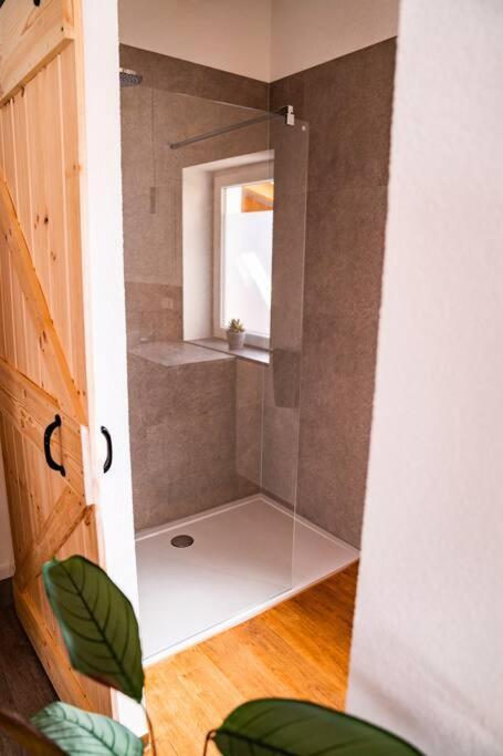 Neu Renoviertes Ferienhaus/Wohnunng Kleine Auszeit Sonnenbühl Zewnętrze zdjęcie