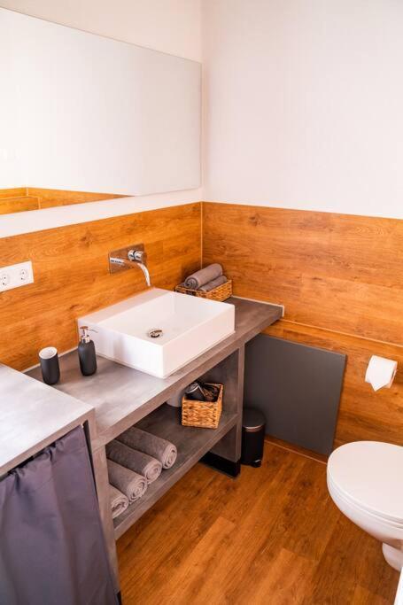 Neu Renoviertes Ferienhaus/Wohnunng Kleine Auszeit Sonnenbühl Zewnętrze zdjęcie